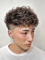 ラフテル ロマン(RAFTEL Roman)&nbsp;スペインカール｜バロックパーマ｜テーパーフェード【塩原大輔】