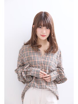 バズヘアー(BUZZ hair) サラッとなびく艶セミロング