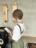 リリ(Riri)&nbsp;横顔美人ショート