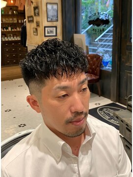 ルドローブラントオオサカ(LUDLOW BLUNT Osaka) 【LUDLOW BLUNT】ランダムパーマ 癖毛風 クロップヘア