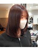 顔まわりミディアムレイヤー×ピンクブラウン