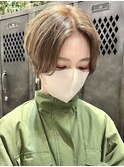 ハンサムショートショートボブセンターパートハイライトカラー