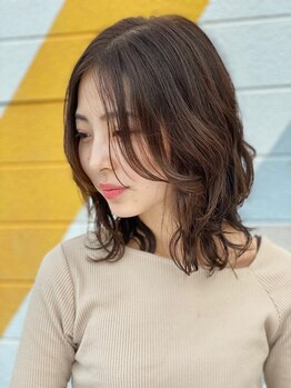 ヘアーズ ラブリージョブリー(hair's Lovely Jubbly)の写真/《飾磨駅徒歩1分》小顔効果あり◎再現性・似合わせにこだわったカットは【玉木】にお任せ