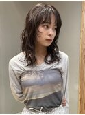 ミディアムパーマアッシュブラウンニュアンスレイヤー前髪カット