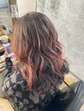 マーレ(MARLE./) バレイヤージュ風ピンクハイライトカラー