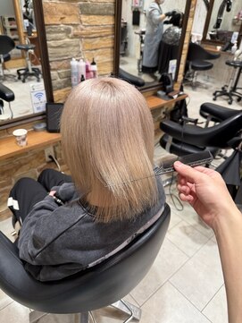 ホワイトベージュ