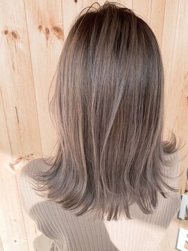 サンディーズ(Sandees) ▼ハイトーングレージュカラー