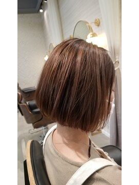 グランエクラ バイフルショウ(GRAND ECLAT by FURUSHO) ハイライトカラー×首スッキリボブショート