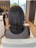 暗髪ナチュナルスタイル ミディアムレイヤー