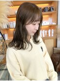 オリーブベージュ