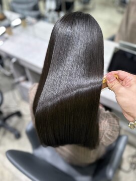 キュア 表参道(CURE) 美髪矯正［髪質改善/縮毛矯正/表参道駅］