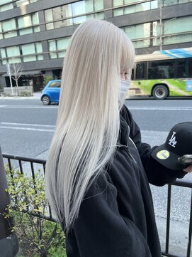 ヴィア(Via) ブリーチ/ハイトーン/シールエクステ/羽エクステ/白髪ぼかし