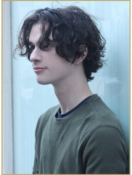 ジジバイワースホワイル(jiji by WORTH WHILE) アッシュブラックウルフマッシュパーマハイライト波巻きショート