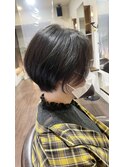 丸みとくびれショート
