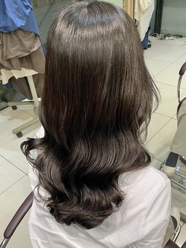 アメリ バイ アピッシュ(Amelie by apish) コテ巻き風パーマ韓国風パーマロングパーマ前髪パーマ