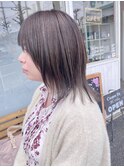 アッシュベージュのレイヤーボブ　
