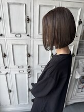 ウル(Uru)&nbsp;切りっぱなしボブ