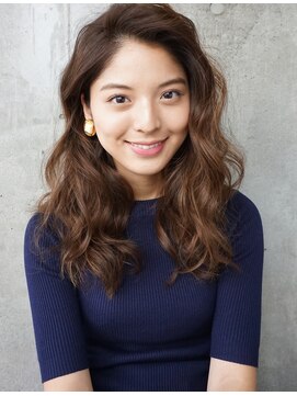 リパブリッシュ バイ ゴズウェルヘア(Republish by Goeswell Hair) 大人のレイヤーロングウェーブ