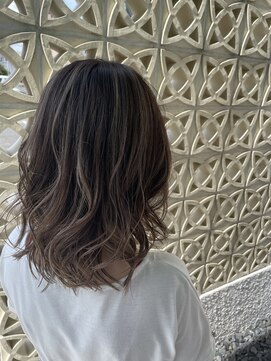 ワクヘアー(WaKu hair) グレイアッシュ×なみなみウェーブ