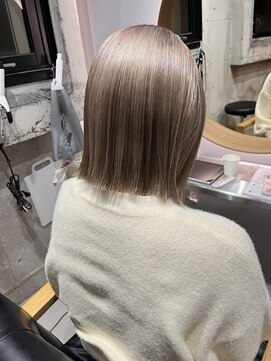 チル(CHILL) 【Meg～chill松山～】ハイミルクティーベージュ×ボブ