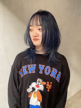 ミント(mint) 【ウルフカット×ネイビーブルーカラー】