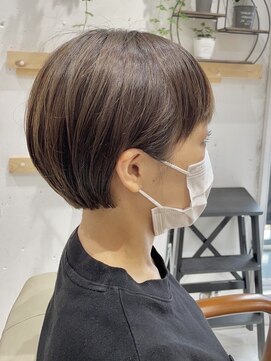 コンフィープラス(comfy plus) 大人ショートうるツヤ艶感前髪30代40代50代の大人女性