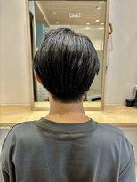 キュウ トゴシコウエン(CUE TOGOSHI-KOEN)&nbsp;メンズセンターパートマッシュ/ツーブロック/縮毛矯正