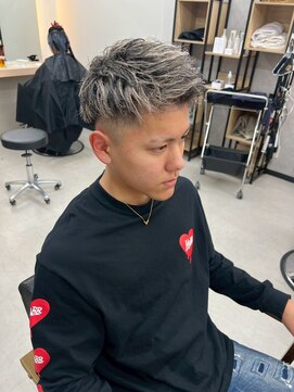 アリープパロット(ALEAP parrot) メンズカット/ツイストパーマ/ホワイトメッシュ