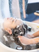 美肌・リフトアップにも効果的！！ヘッドスパトリートメント！