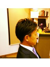 ビューメンズオンリーサロン(BEW Men's only salon)&nbsp;顔まわりをすっきりさせてスーツに似合うスタイル