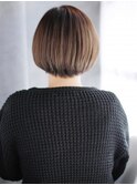 透け感バングのナチュラルショート
