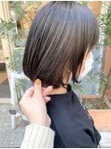 暗めでも重く見えない!ツヤと透明感のダークグレージュ♪