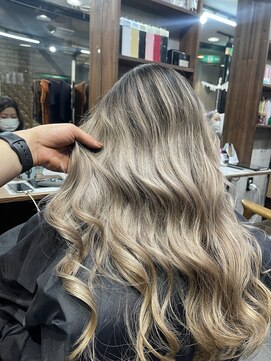 ラフ(LAFF) #黒髪#ボブルフ#ネビージュ#小顔#ワンレン