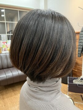 フリー(Free) 40代50代60代におすすめ◎ショートボブ　丸みショート