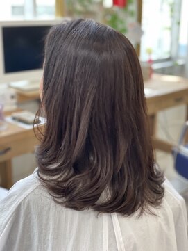ヘアサロン プラス アーティスタ(hair salon + artista) レイヤースタイル