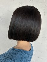 チャルム (Charom) ツヤツヤぱっつんボブ