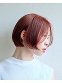 ショートボブ/切りっぱなし/センターパート/ダブルカラー/レッド