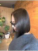 赤味抹殺切りっぱなしボブ