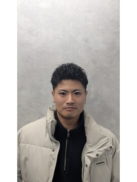 クロムトウキョウ ザ バーバー ネオン 新宿店(CHROM TOKYO the Barber ne/on) アイロンパーマ×カット