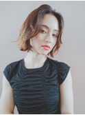 ボブ巻きスタイル肩ライン顎ボブ外ハネセンターパート大人女子