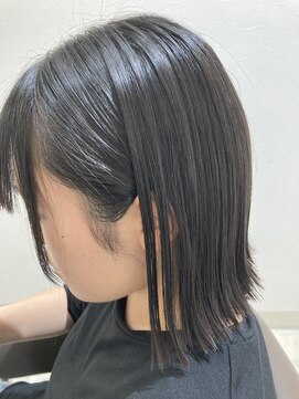 プレジールバイラファブリック(PLAISIR by LA FABRIQUE) 【下田】切りっぱなし外はねボブ