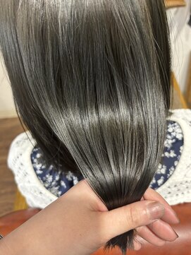 ヘアメイク アンフィ(amphi) 暗髪つやグレージュ