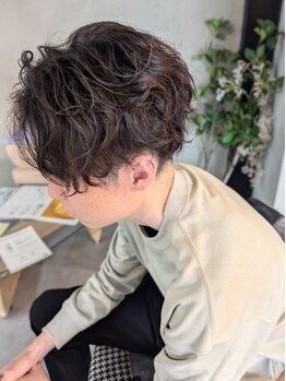 グローリーメンズ(glory men's)の写真/メンズパーマで好印象に☆再現性の高いスタイルで、朝のセットも楽に♪忙しい方にもオススメ。
