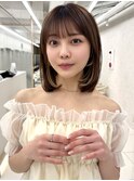 ショートヘア顔周りレイヤーブリーチダブルカラーショートボブ