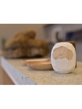 【無駄のない落ち着いた空間】忙しい日々を過ごすあなたが 心地よく過ごせるお店作りを。