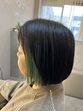 シイカ(siica) インナーカラーボブ