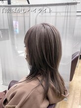 キセイ イオンモール新利府北館店(KISEI)&nbsp;10歳若見え！白髪ぼかしハイライト×ミディウルフ30代40代50代60