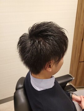 ネクサス 田町店 動きのある軽い束感スタイル<田町><芝浦>[理容室]