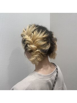 ルアナ(Luana) ツインヘアセット