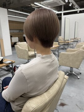 エルヘアメゾン(el. hair maison) 大人っぽショートヘア☆夏先取りピンクベージュ!